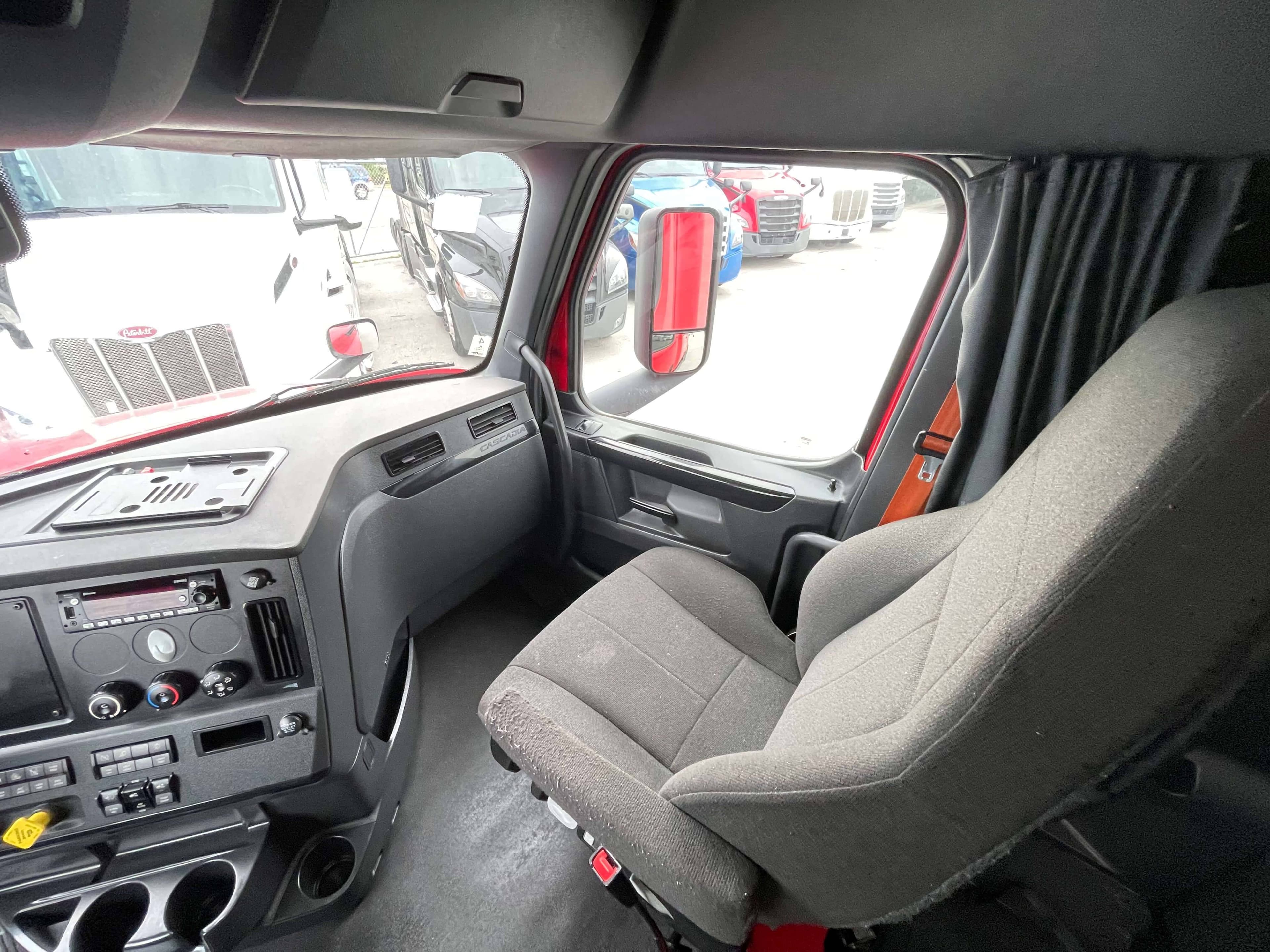 2023 Freightliner Cascadia 126 image 17