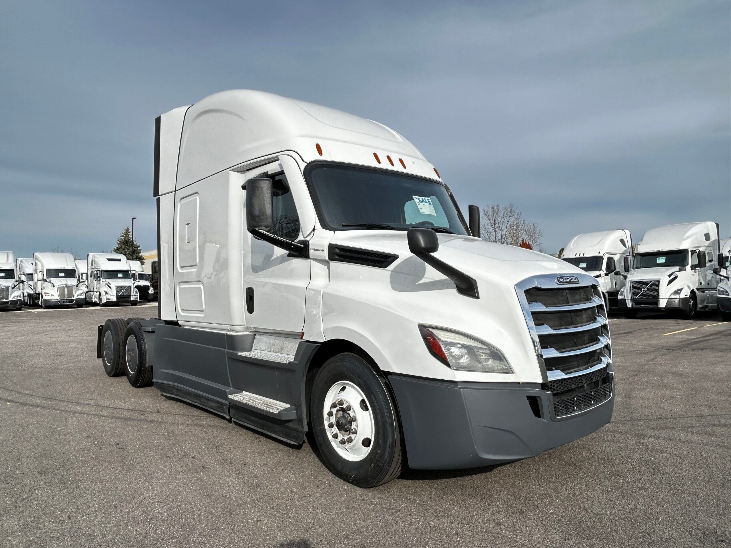 2023 Freightliner Cascadia image 4