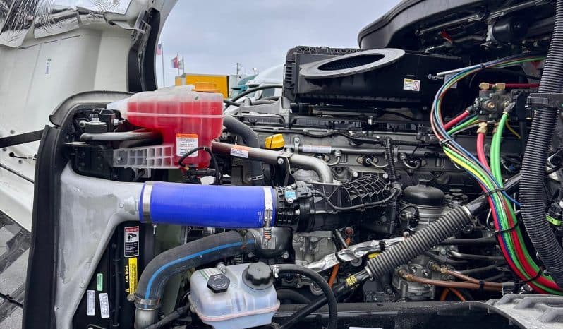 2025 Freightliner Cascadia image 14