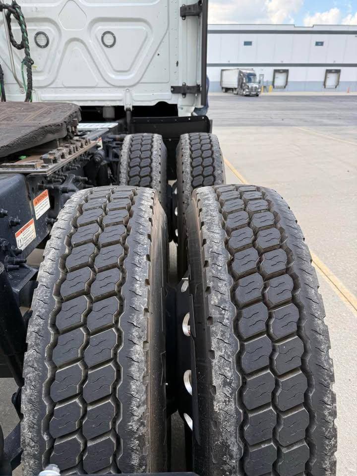 2022 Freightliner Cascadia 126 image 5