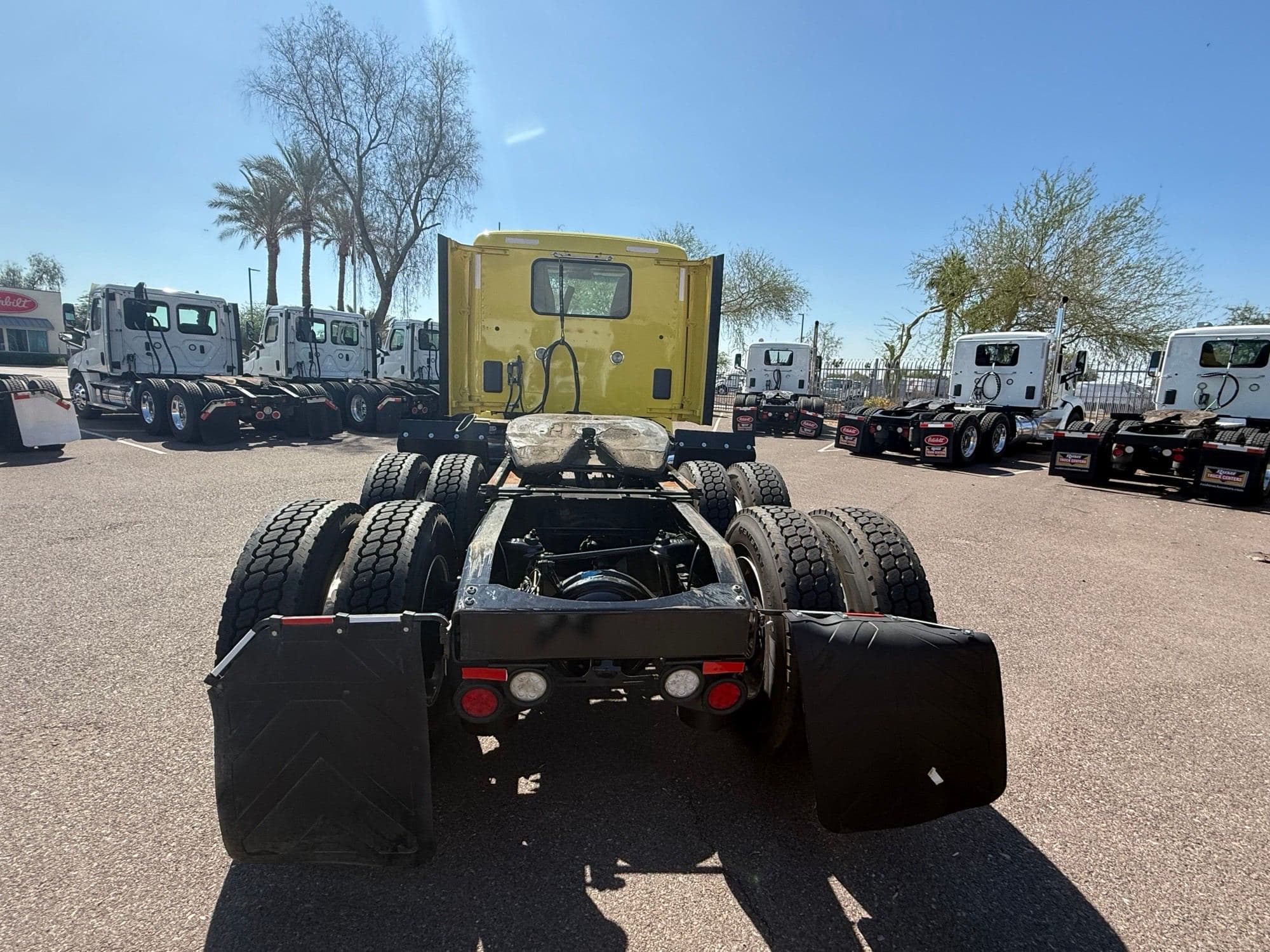 2021 Peterbilt 579 image 4