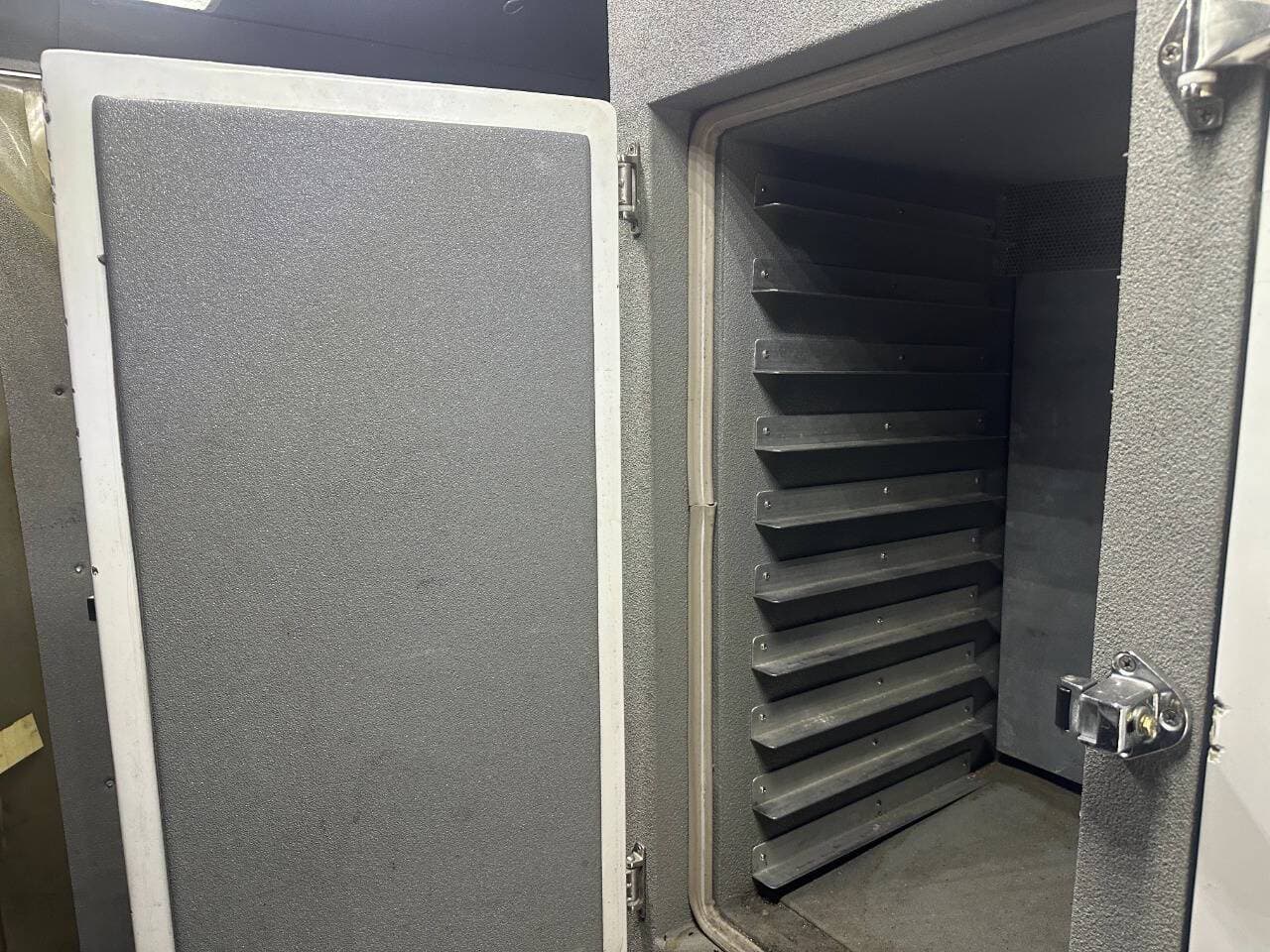 2017 Freightliner MT45 image 35