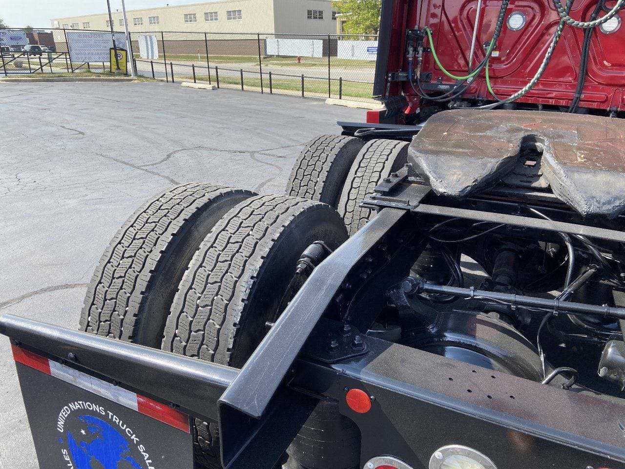 2020 FREIGHTLINER Cascadia CA126 Tandem Axle Sleeper image 23