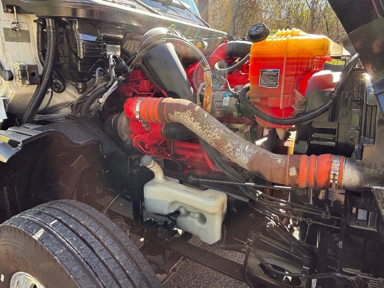 2018 International LT625 image 6