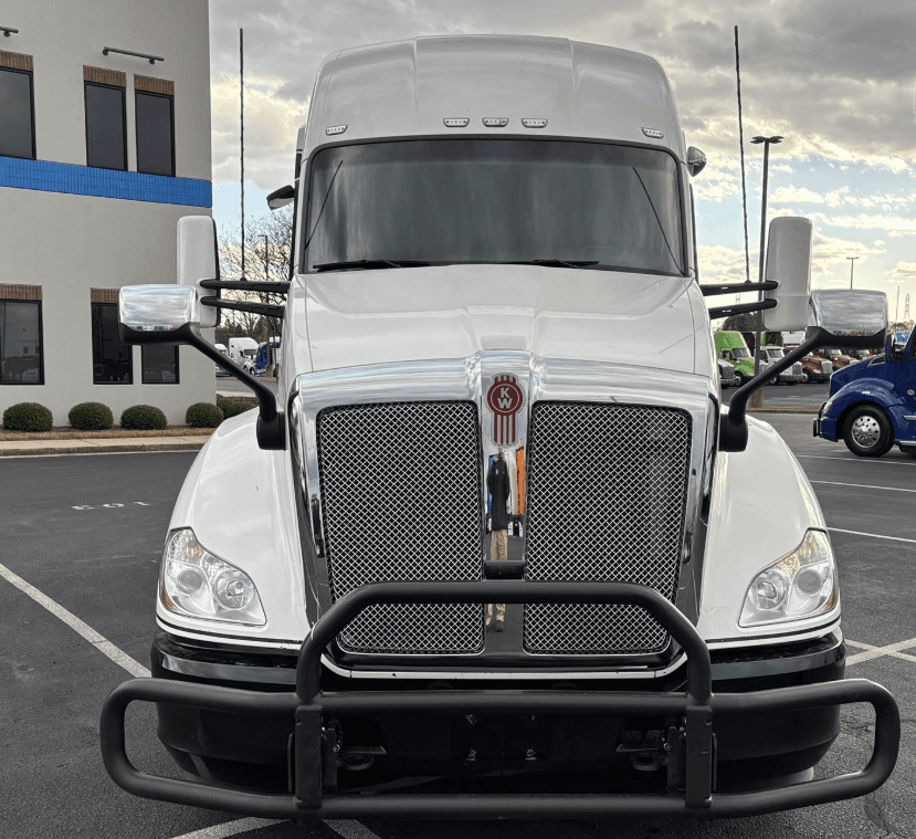2022 Kenworth 310 image 3
