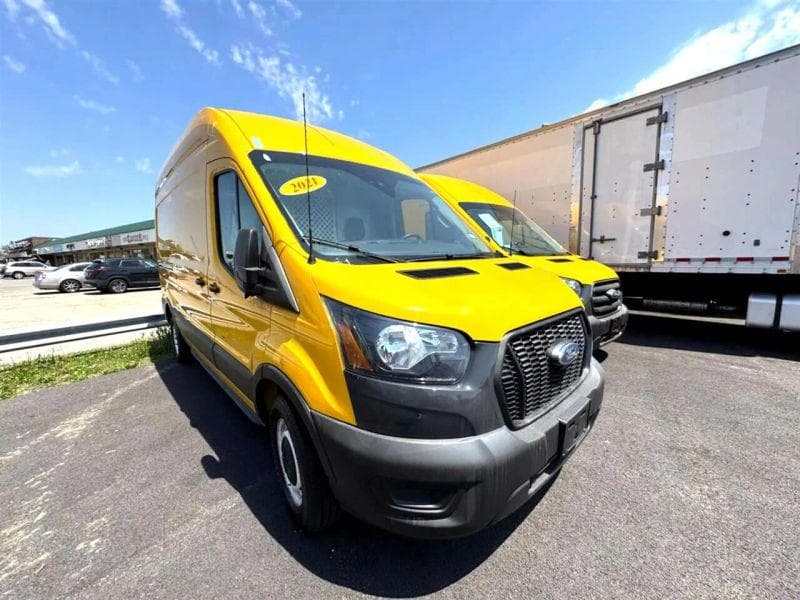 2021 Ford CF8000 image 3