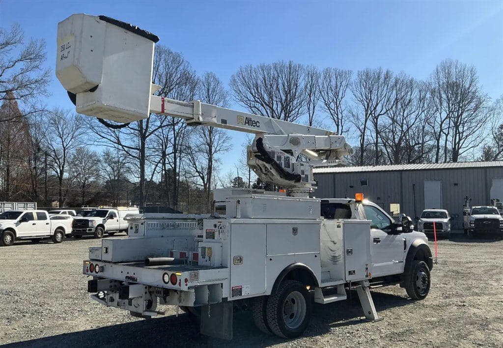 2017 Ford F550 image 3