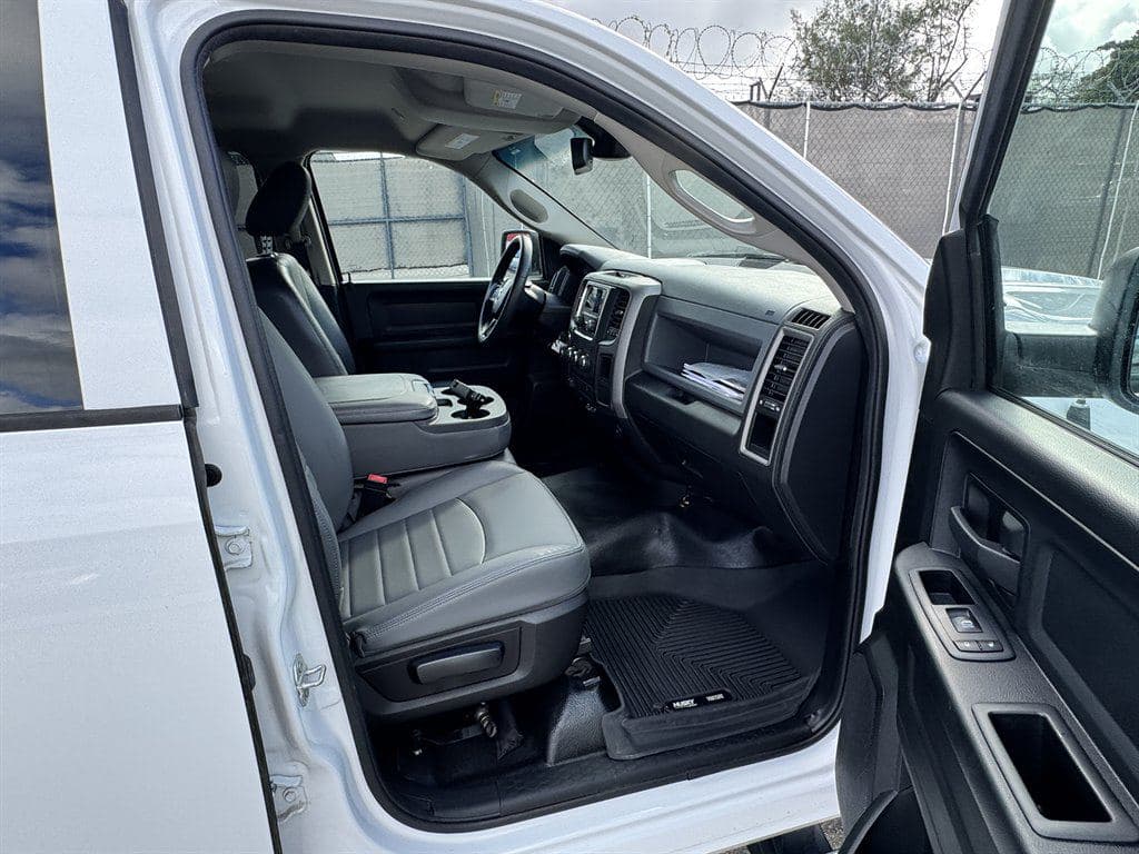 2020 Ram 1500 DS image 43