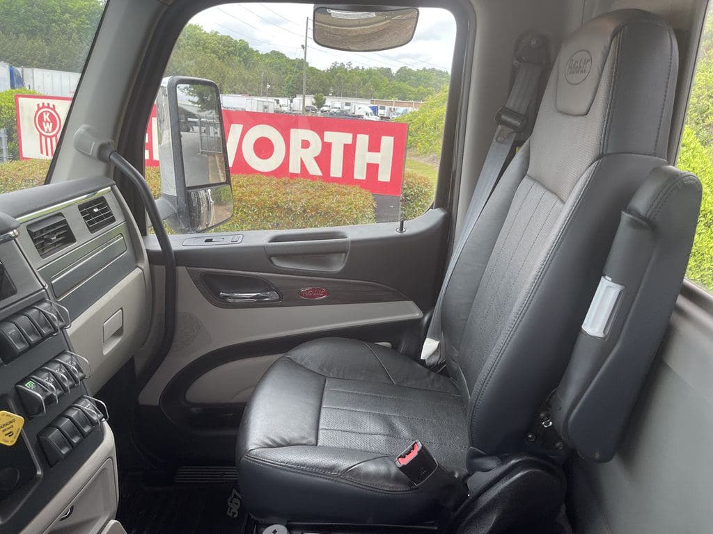 Used 2024 PETERBILT 567 image 15
