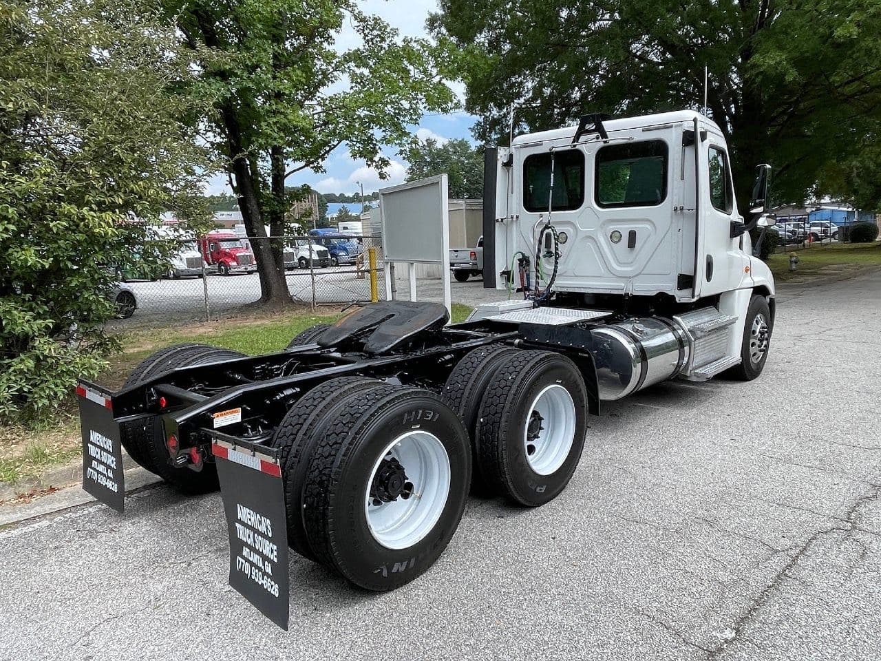 2018 Freightliner Cascadia 125 image 3