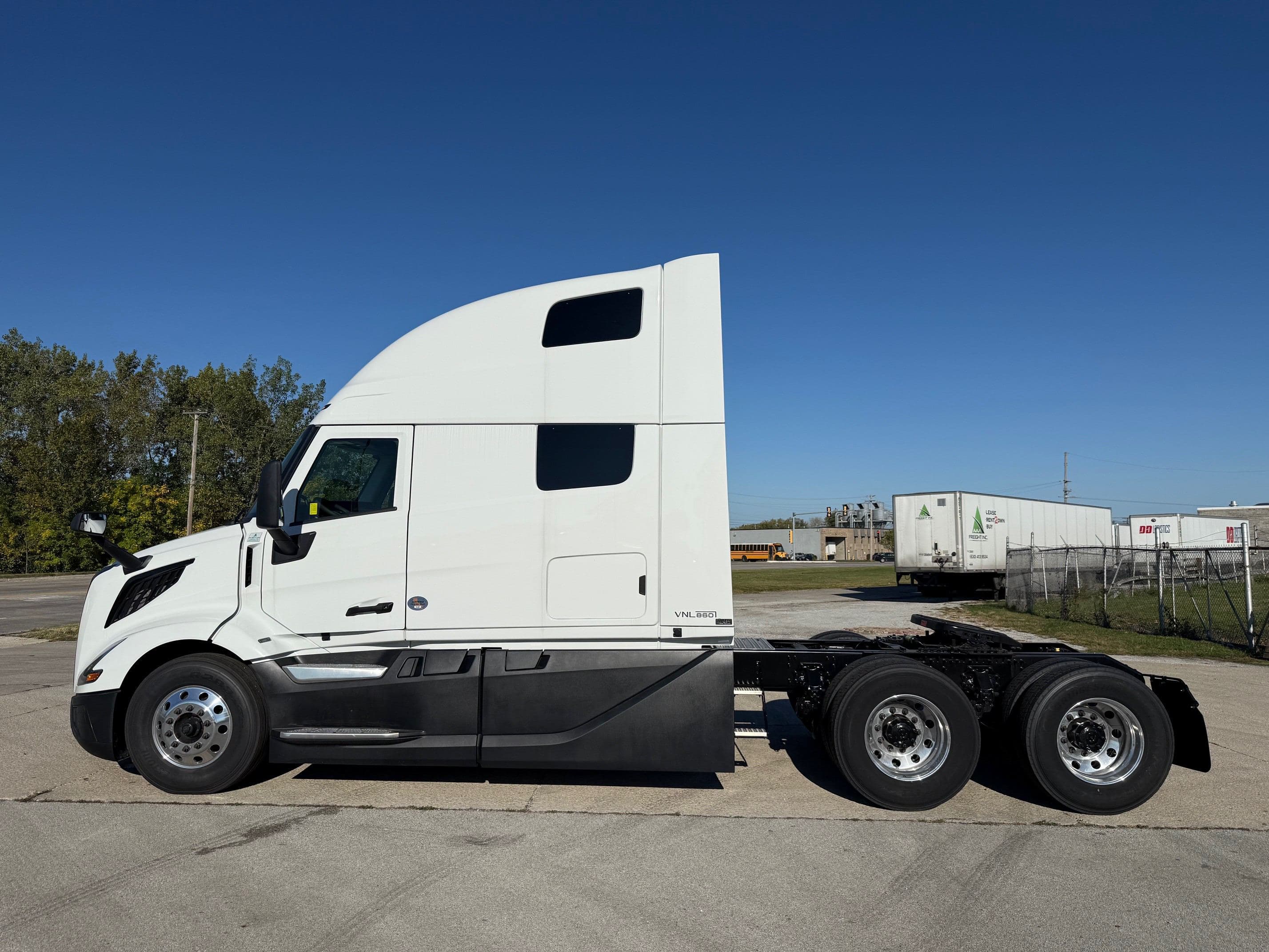 2026 Volvo VNL860 image 5