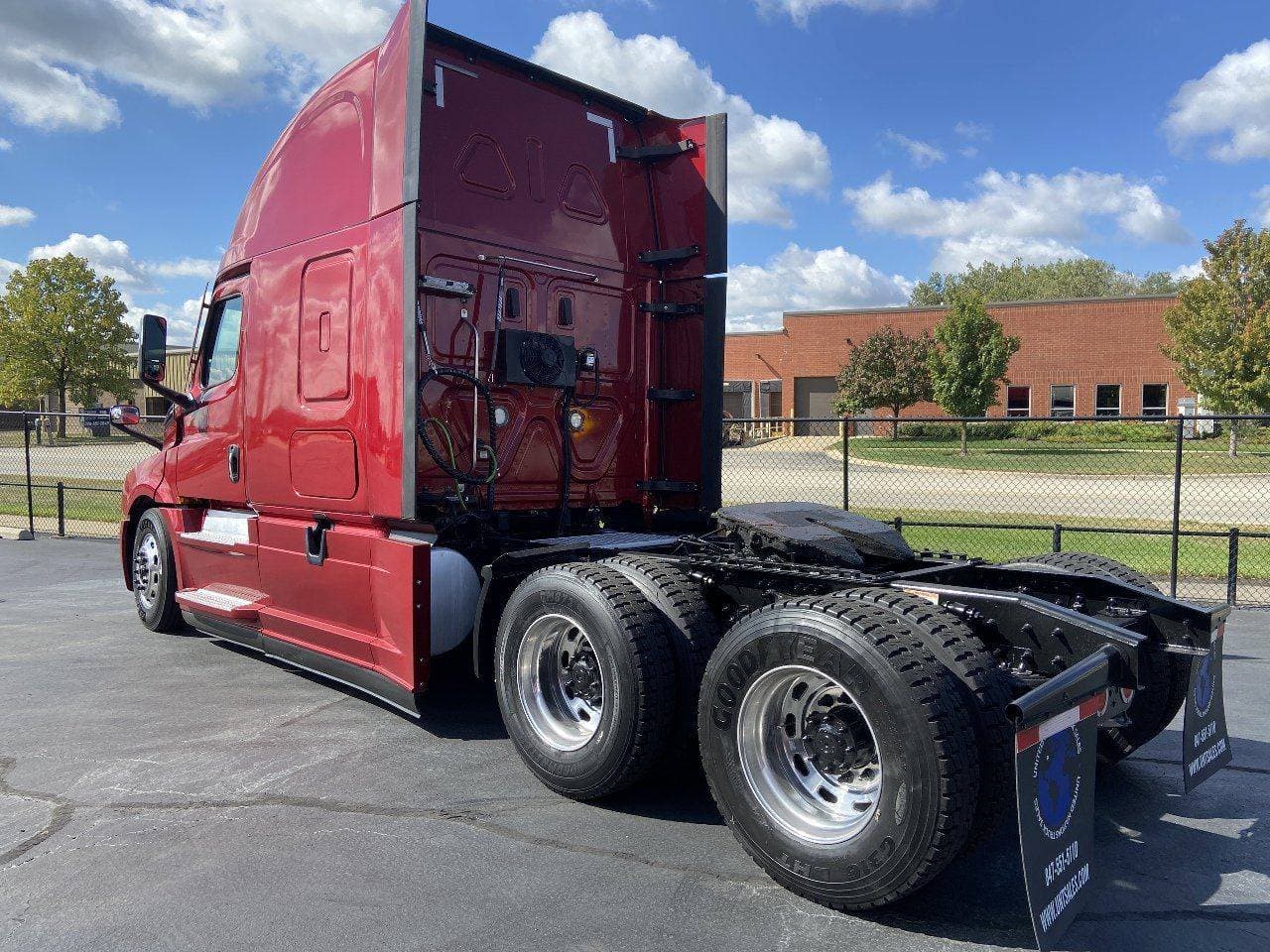 2020 FREIGHTLINER Cascadia CA126 Tandem Axle Sleeper image 10