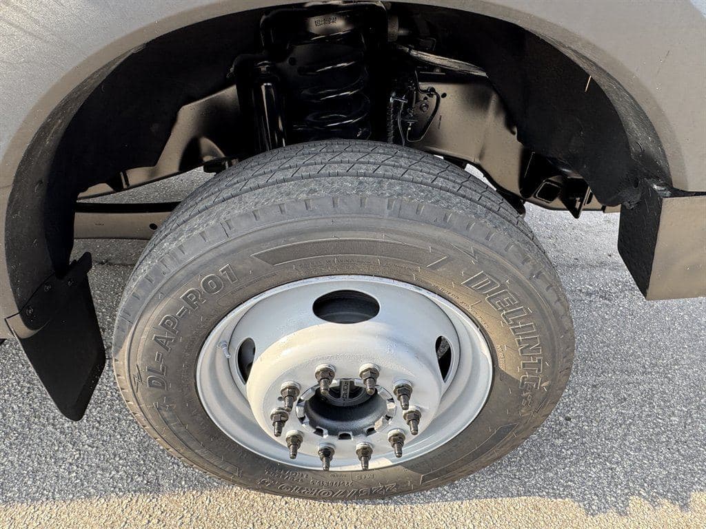 2018 Ford F550 image 31