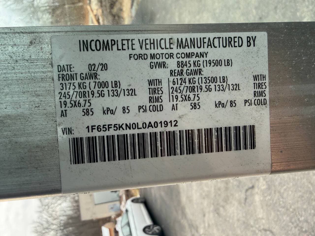 2020 Ford Stripped Chassis image 9