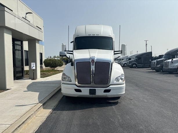 2021 Kenworth T680 image 7