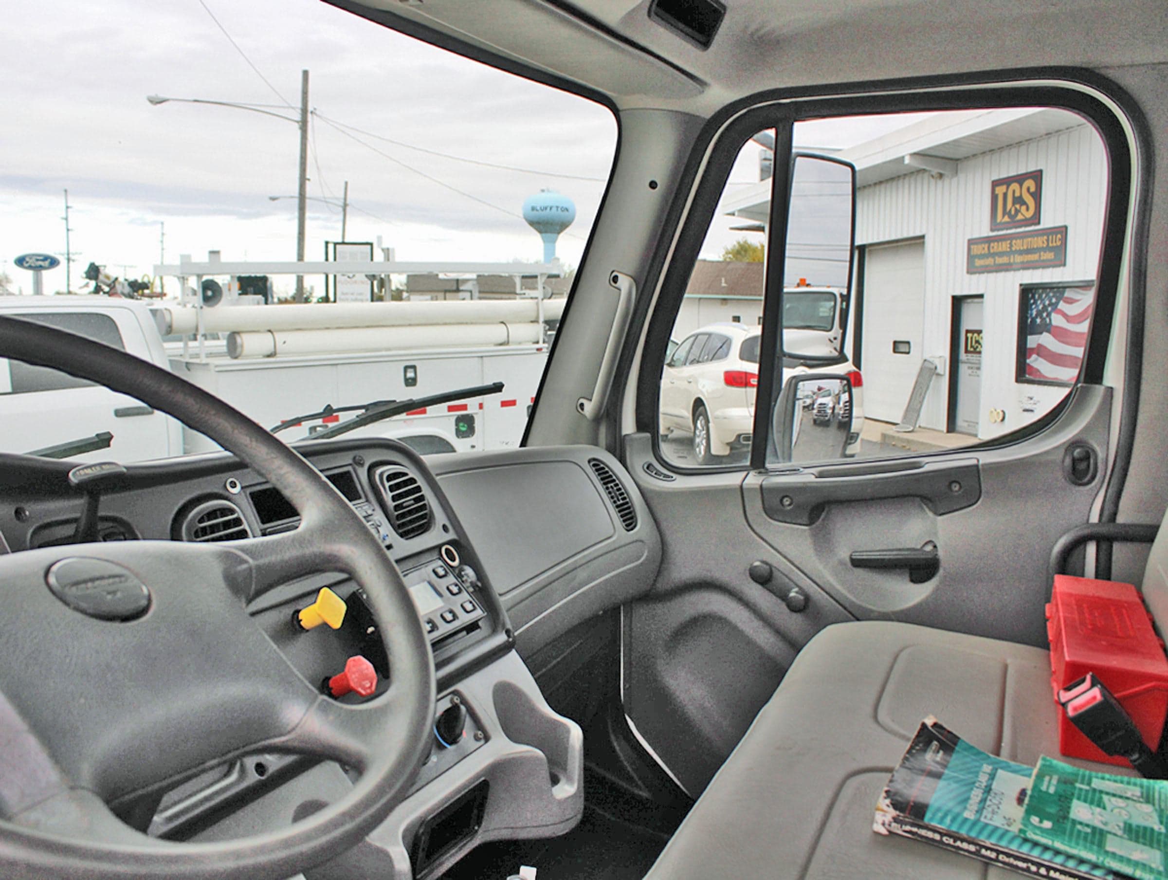2015 Freightliner M2 image 15