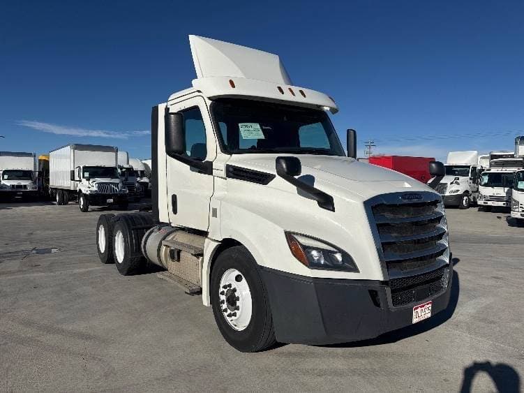 2018 Freightliner Cascadia image 1