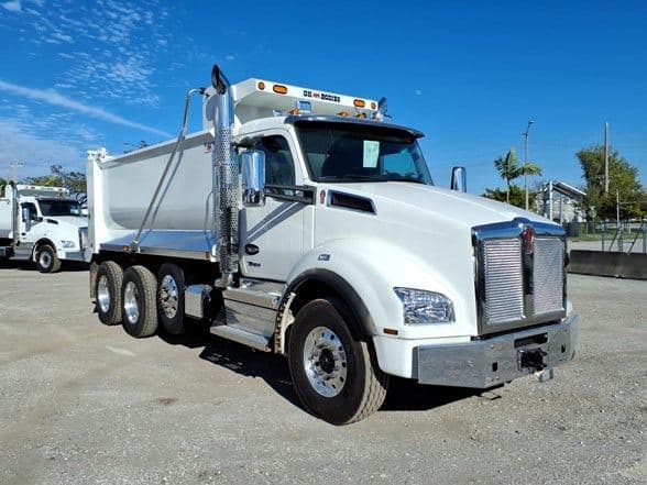 2026 Kenworth T880 image 1