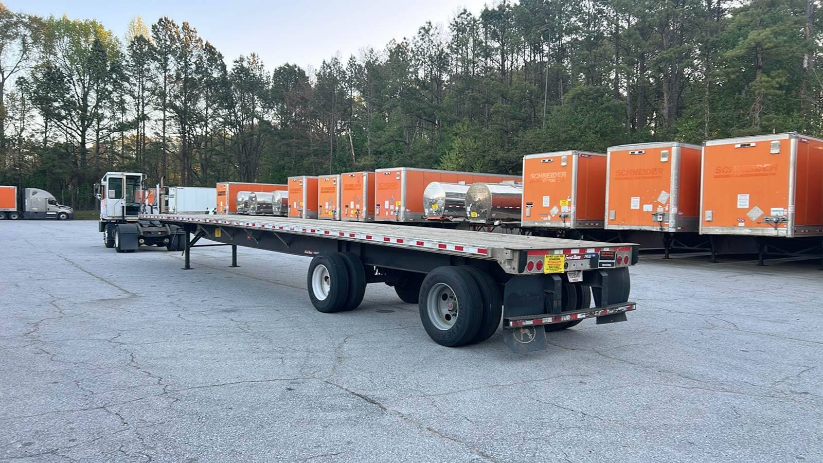 2013 Great Dane 53 ft Flatbed Trailer - Air Ride Suspension image 7