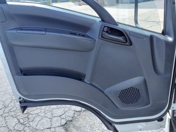 2025 Isuzu NRR image 13