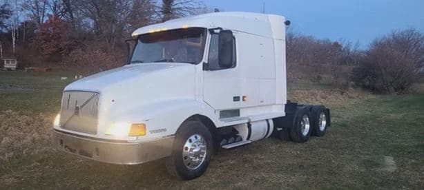 1998 VOLVO VNL64T430 image 1