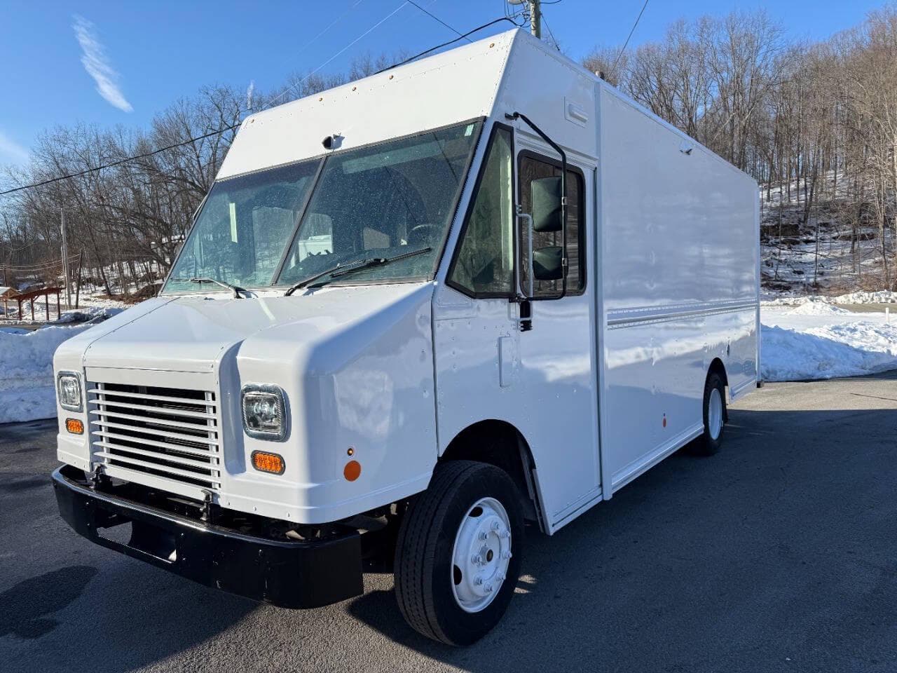 2021 Freightliner MT45 image 16