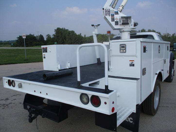 2016 Ford F-550 BUCKET TRUCK 4X4 image 41
