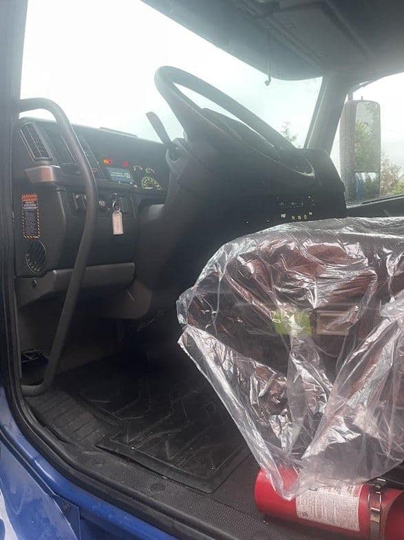 2021 Volvo VNR64T660 image 10