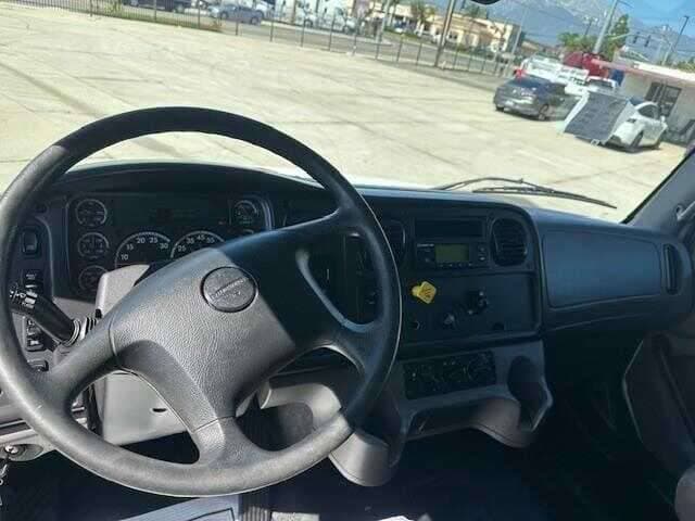 2019 Freightliner M2 image 7