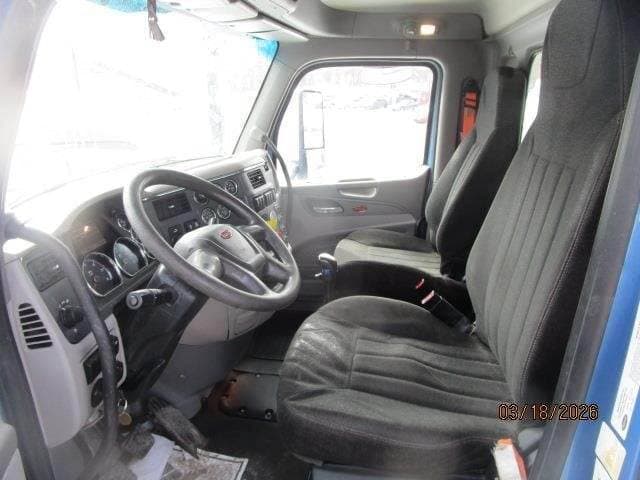 2019 Peterbilt 567 image 9