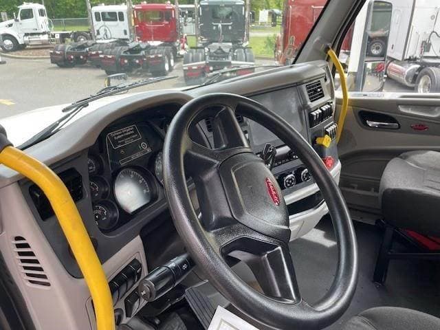 2020 Peterbilt 579 image 6