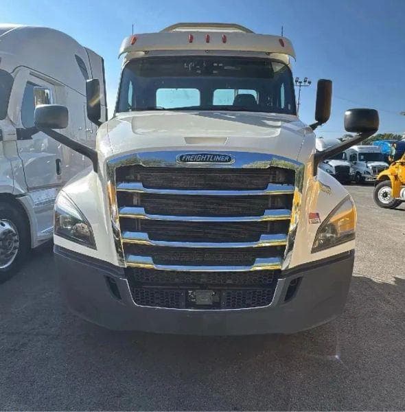 2018 Freightliner Cascadia image 26
