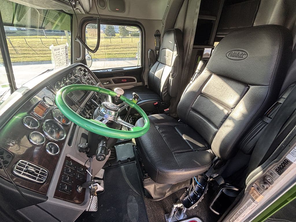 Used 2022 PETERBILT 389 image 20