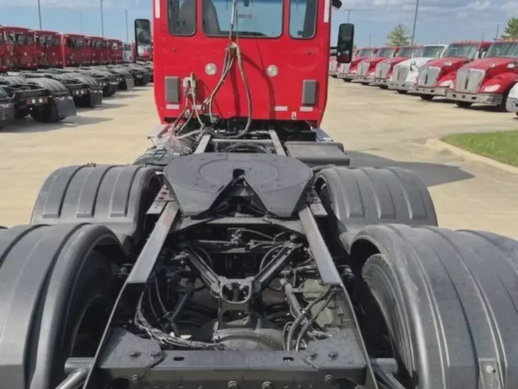2022 Kenworth T680 image 6