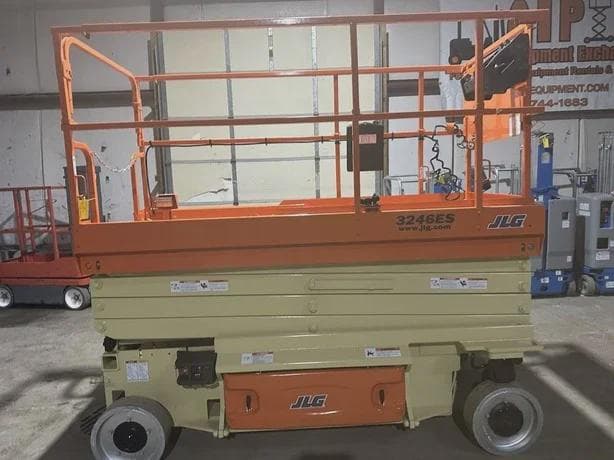 2015 JLG 3246ES image 4