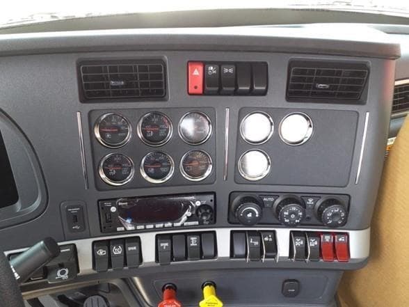 2026 Kenworth T880 image 13