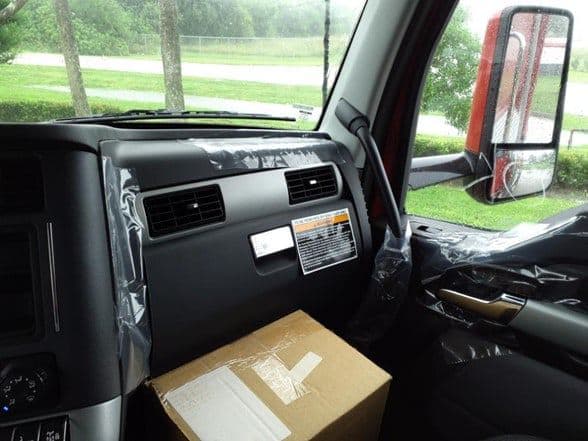2026 Kenworth T880 image 15