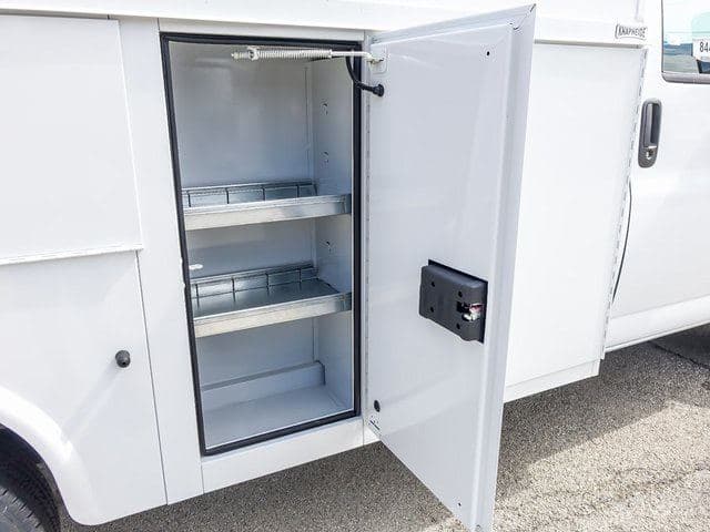 2025 Chevrolet Express 3500 Work Van Cutaway image 10