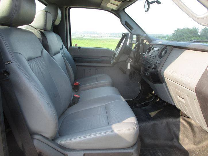 2016 Ford F-550 BUCKET TRUCK 4X4 image 13