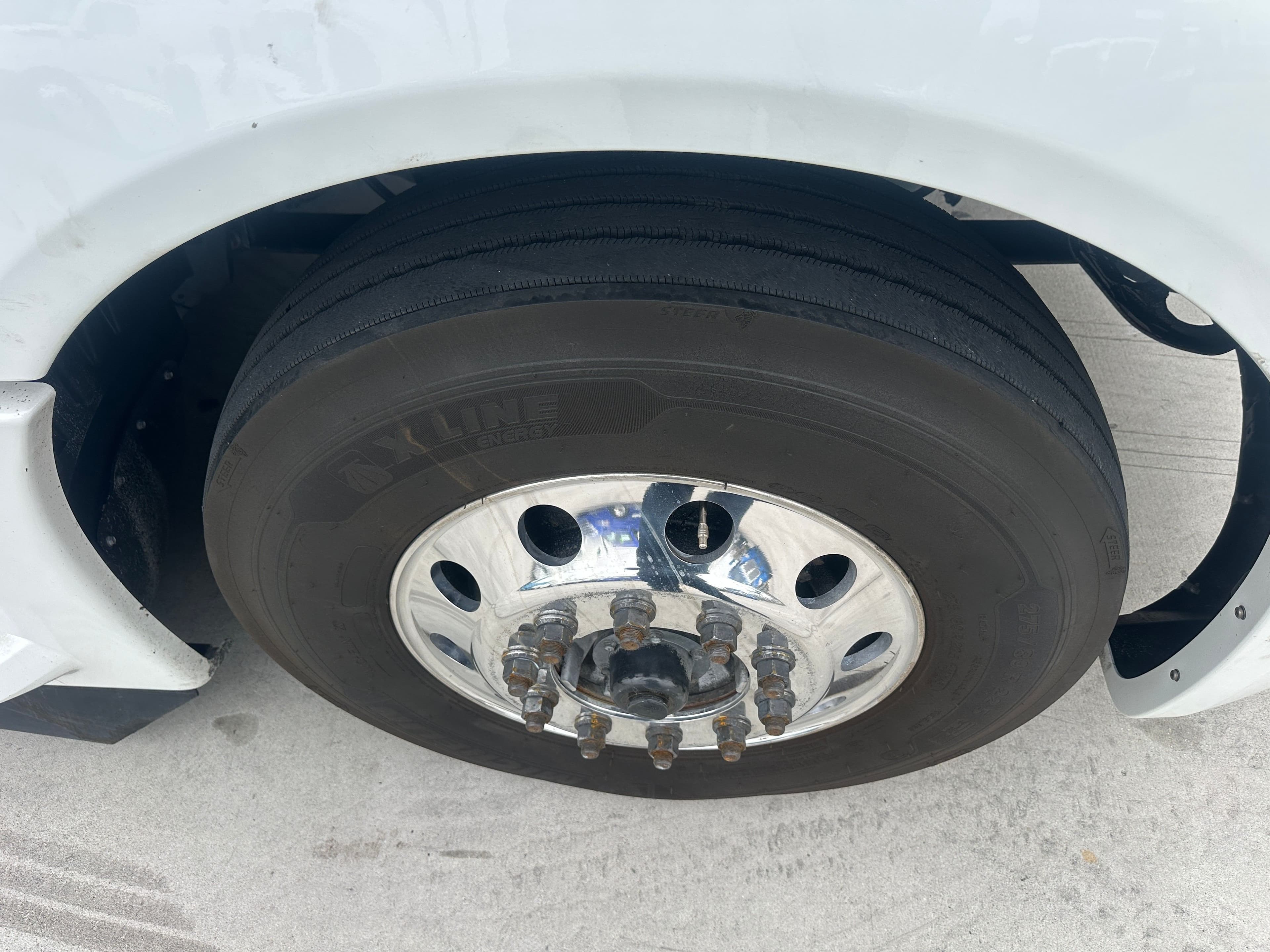 2022 International LT image 20