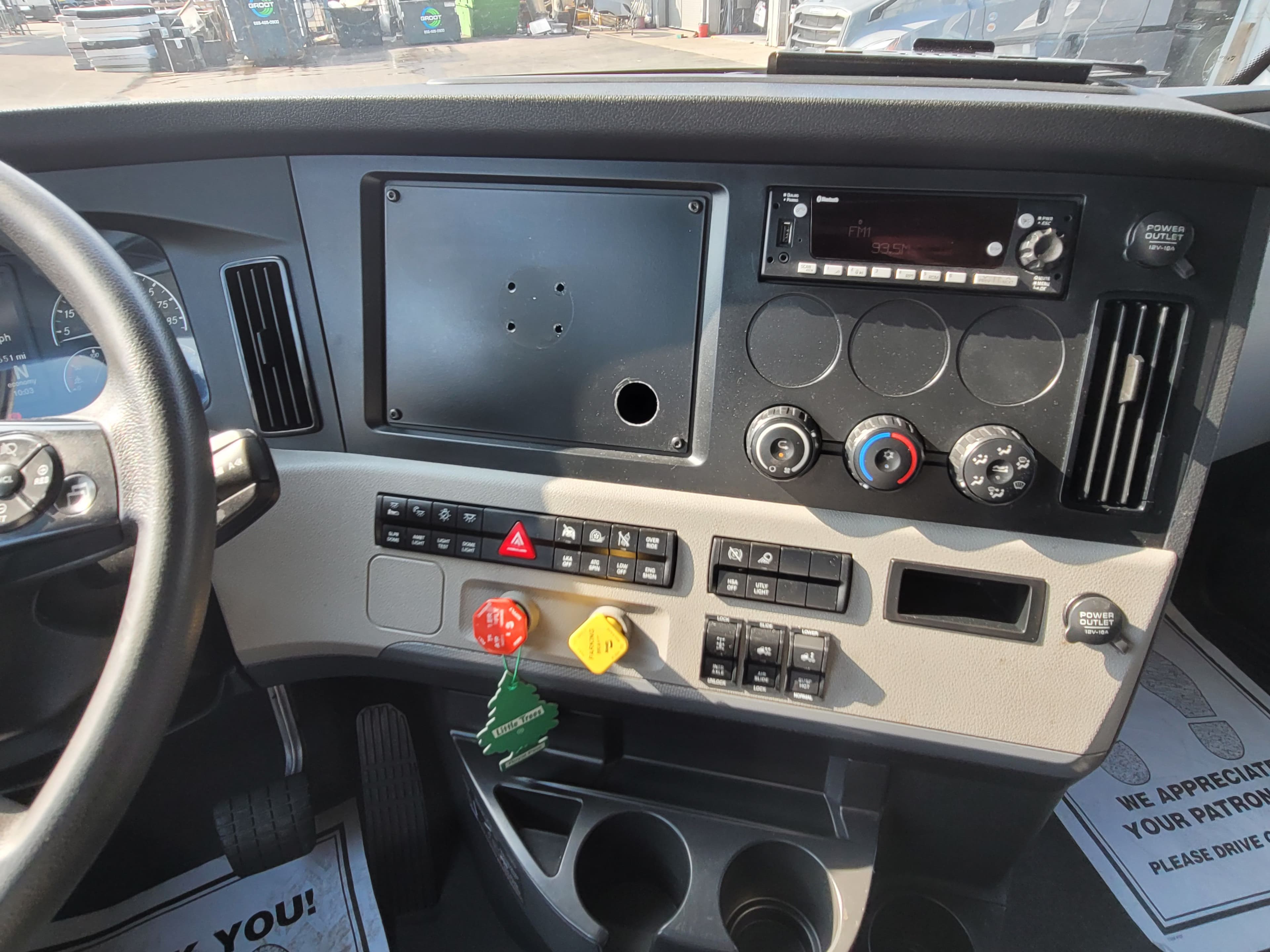 2022 Freightliner Cascadia 126 image 11