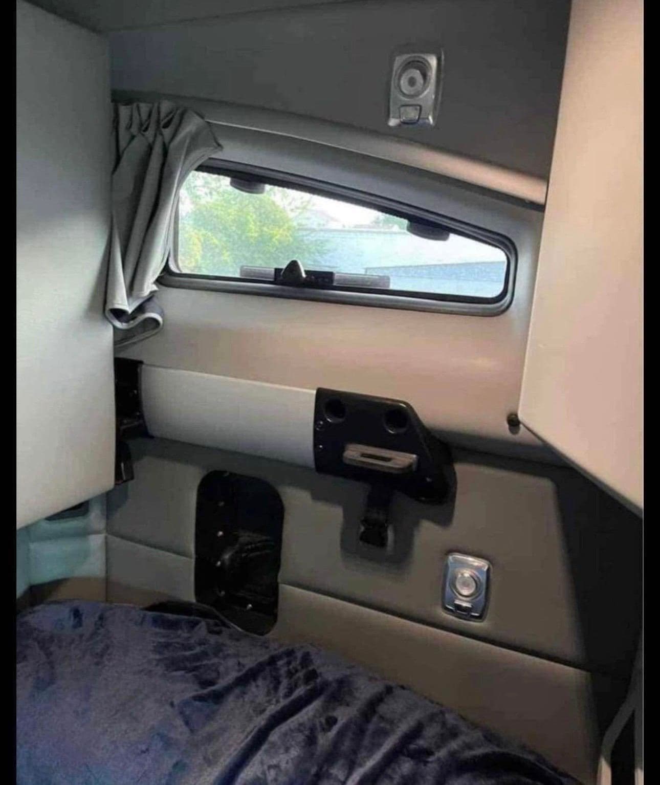 2018 Kenworth T680 image 6