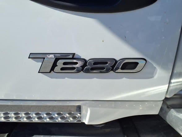 2025 Kenworth T880 image 11