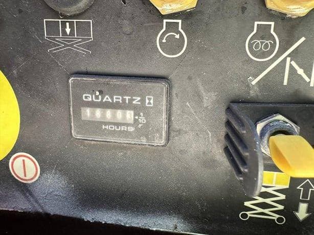 2015 JLG 260MRT image 9