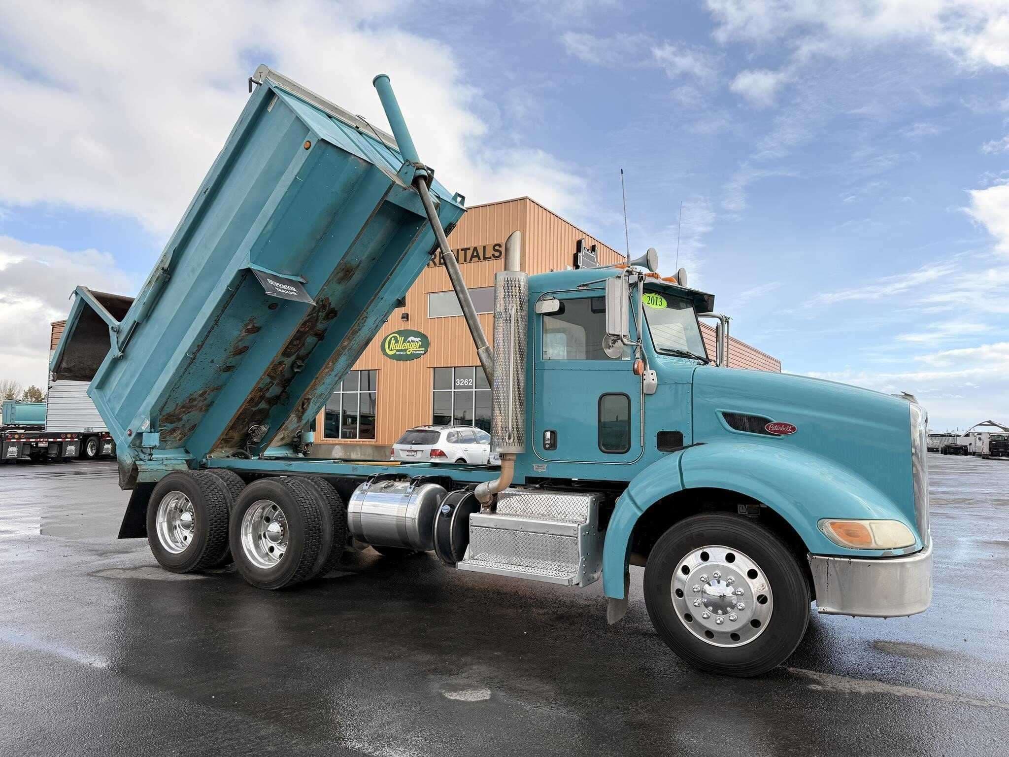 2013 Peterbilt 384 image 4