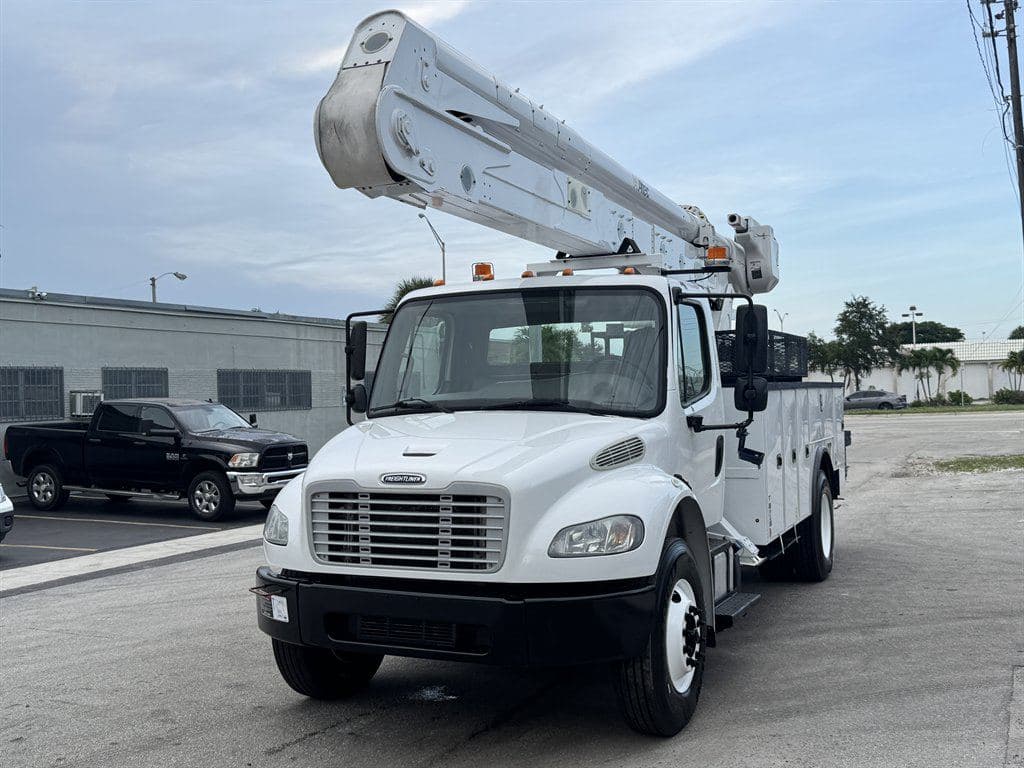 2018 Freightliner M2-106 image 3