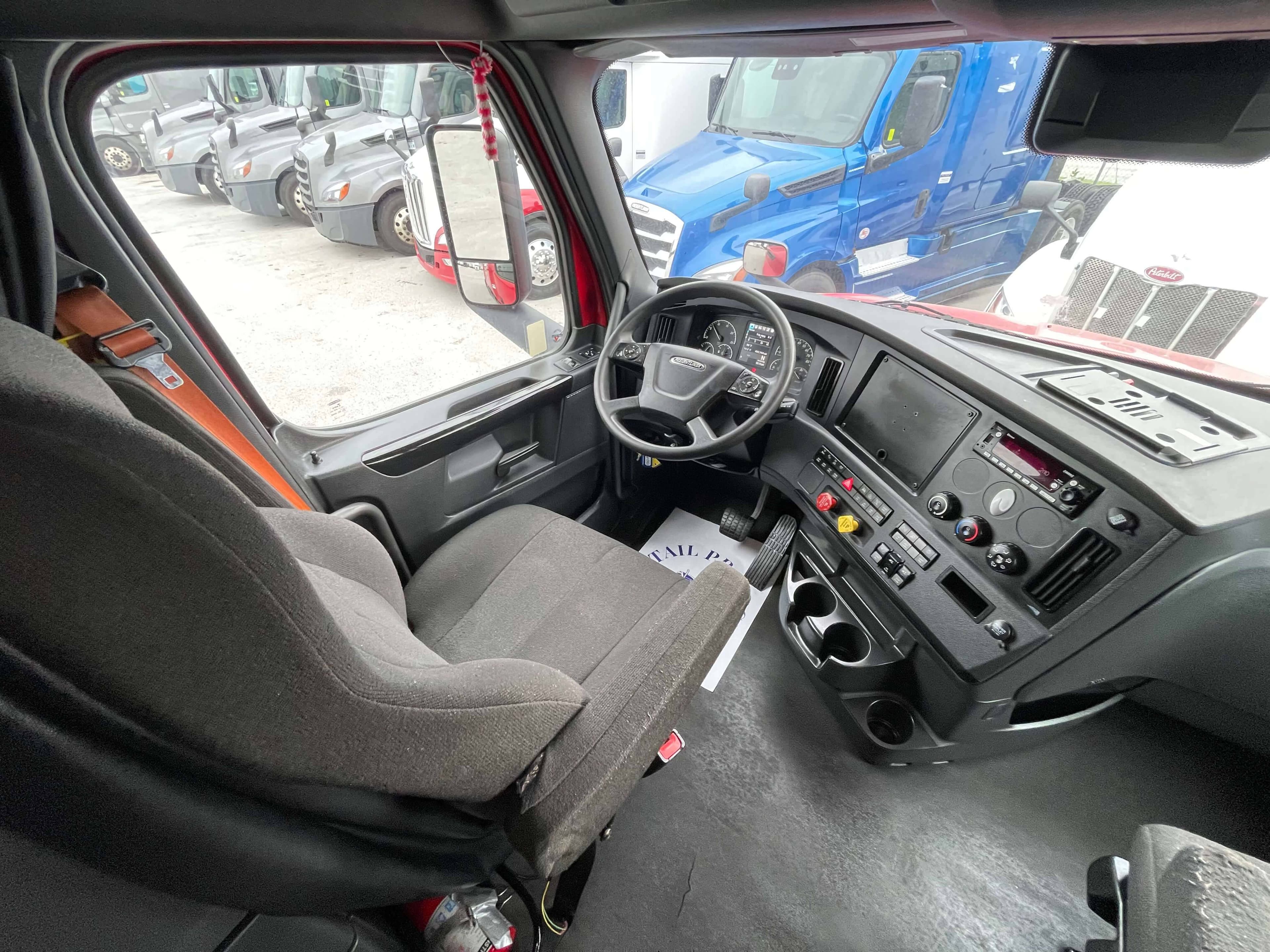2023 Freightliner Cascadia 126 image 15