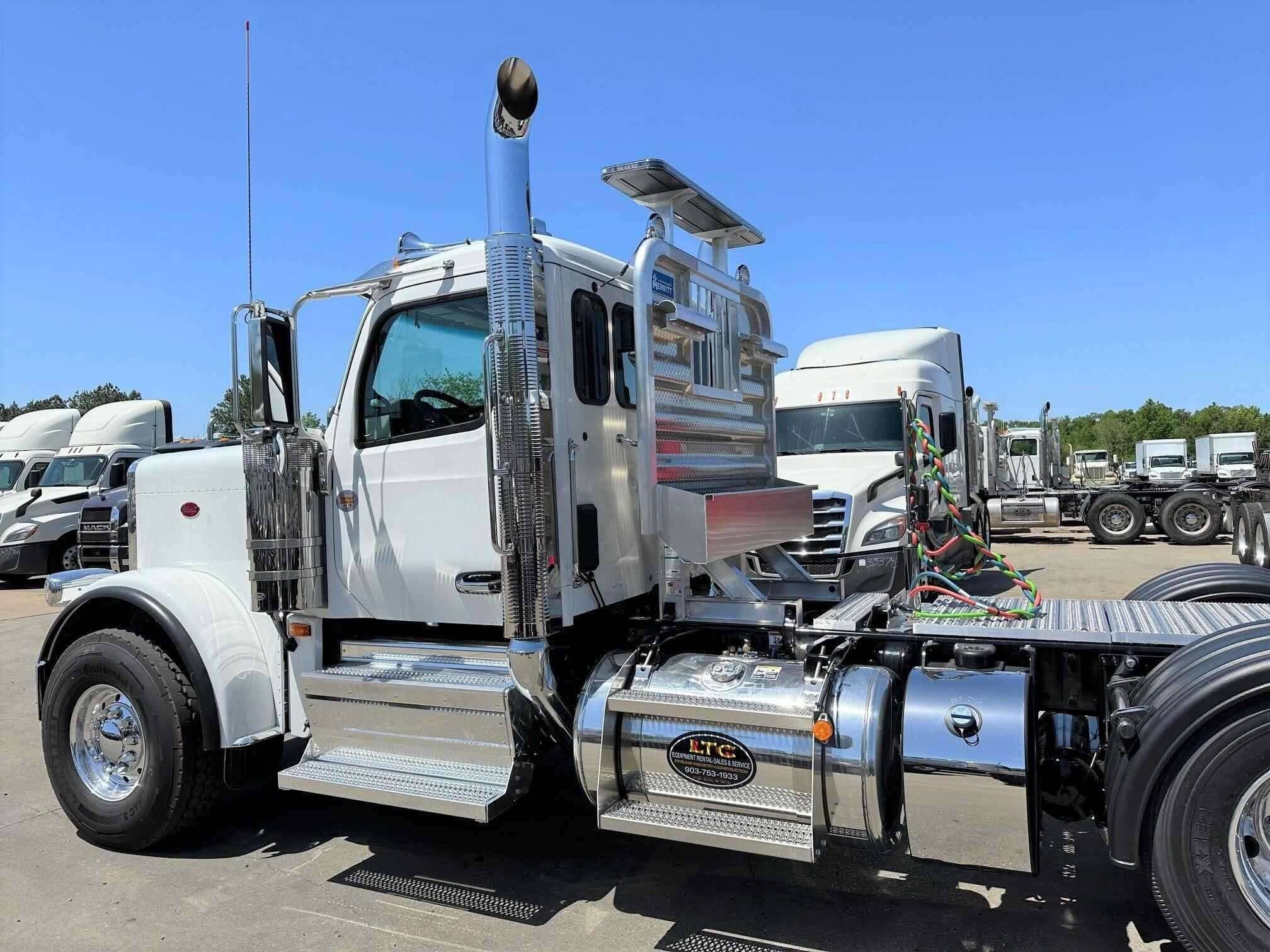 2025 Peterbilt 589 image 7