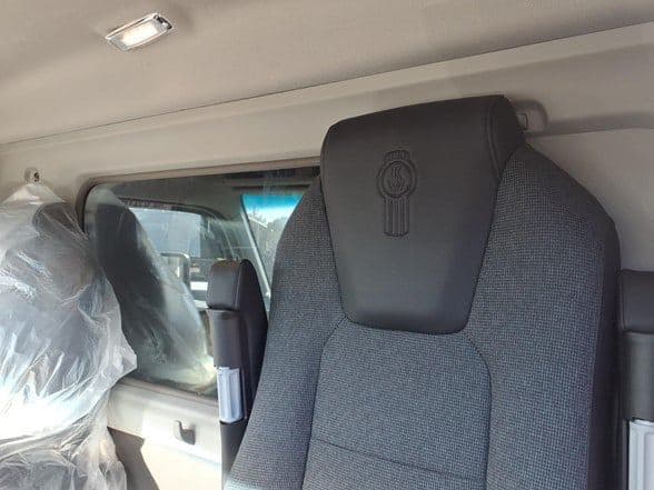 2025 Kenworth T880 image 14