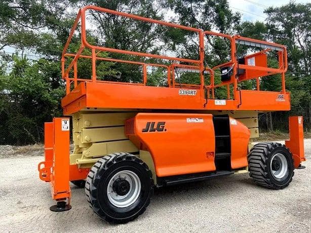 2014 JLG 3394RT image 2
